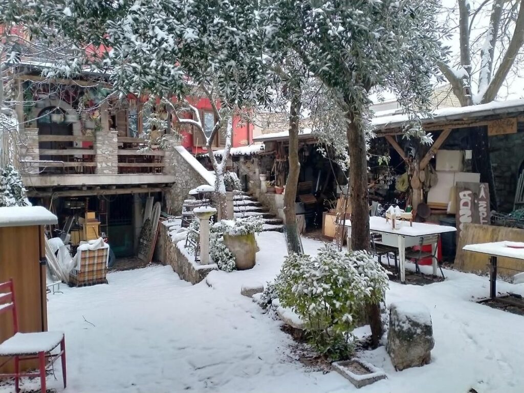 Casa vacanze con parcheggio privato a Lecce nei Marsi